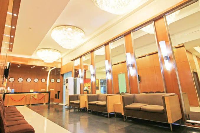 Family Staycation With Pool Manila Exterior foto